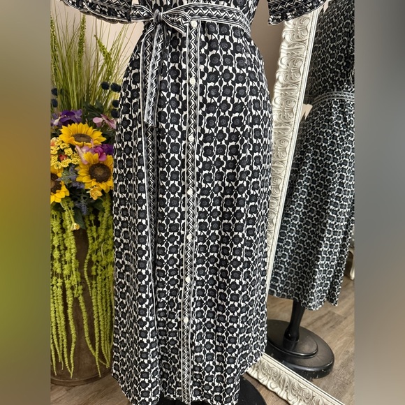 Max Studio • Poppy Printed Button Down Collared Shirt Dress - Picture 6 of 14